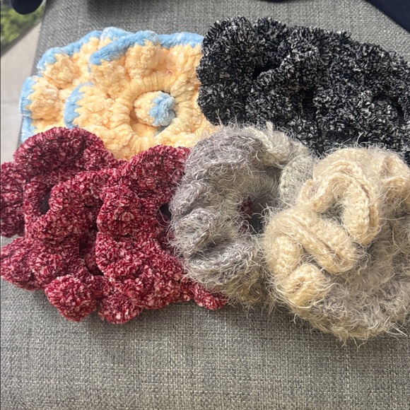 10 Bunches of Scrunchies. Perfect for teens. A perfect stocking stuffer. - Picture 8 of 10